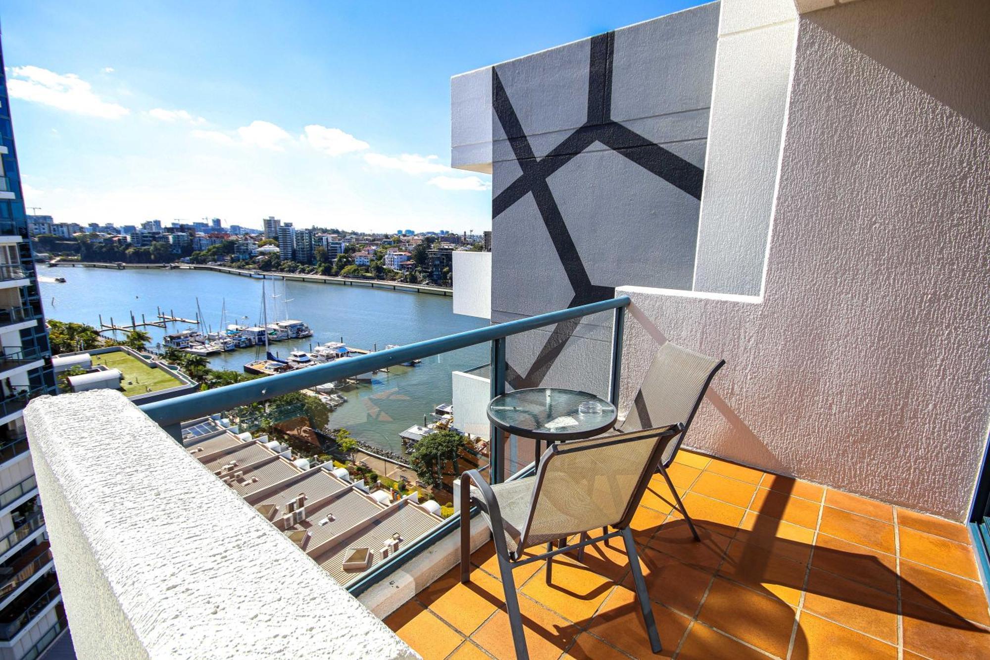 Dockside Brisbane Aparthotel Exterior photo